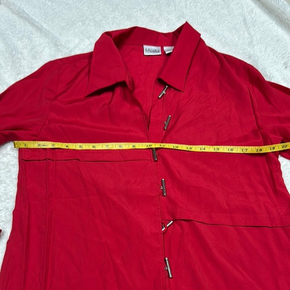 Red Fitted Button Down Shirt with Notched Collar - Picture 5 of 8
